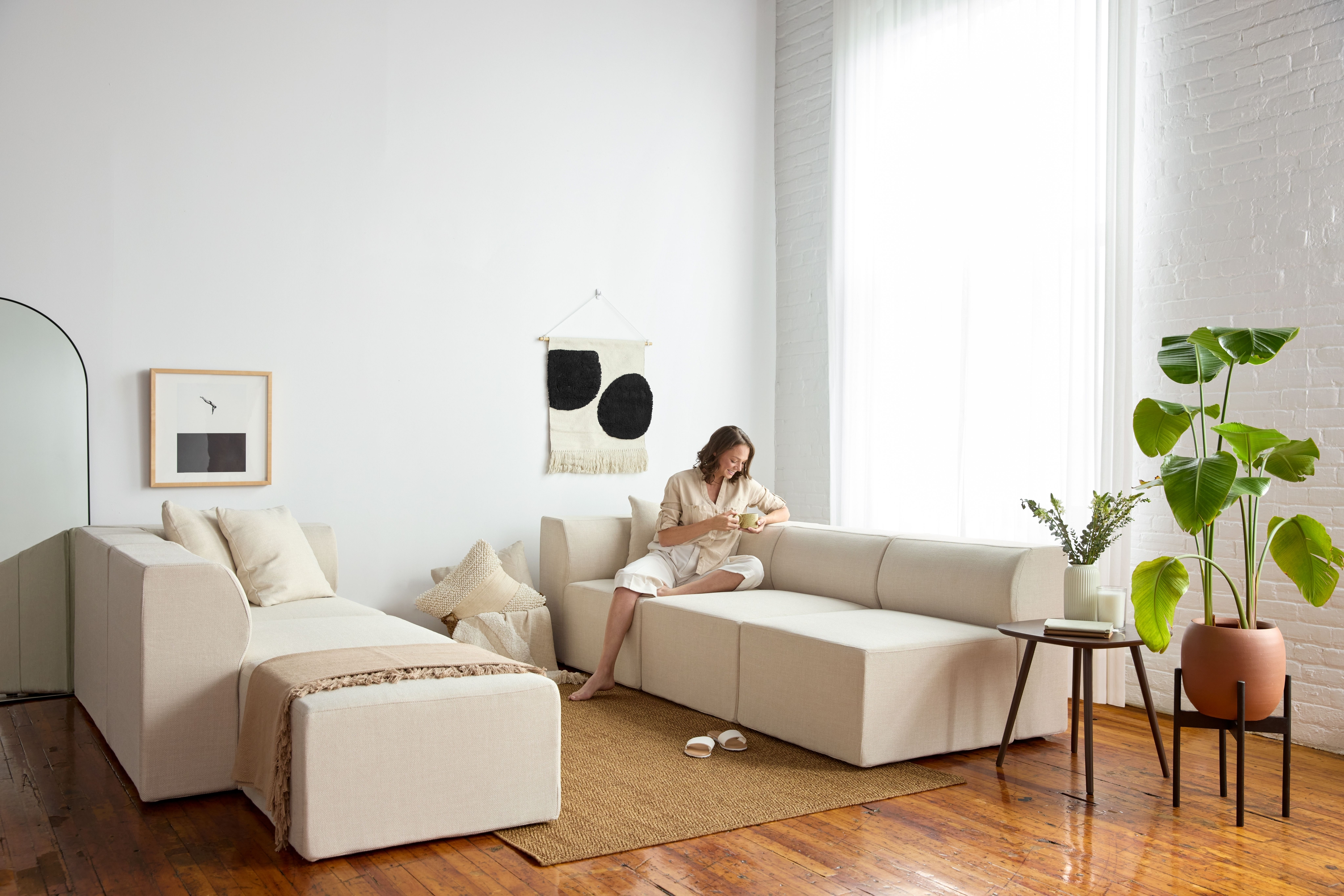 blog post thumbnail - how-to-find-the-ideal-comfortable-sofa-in-canada